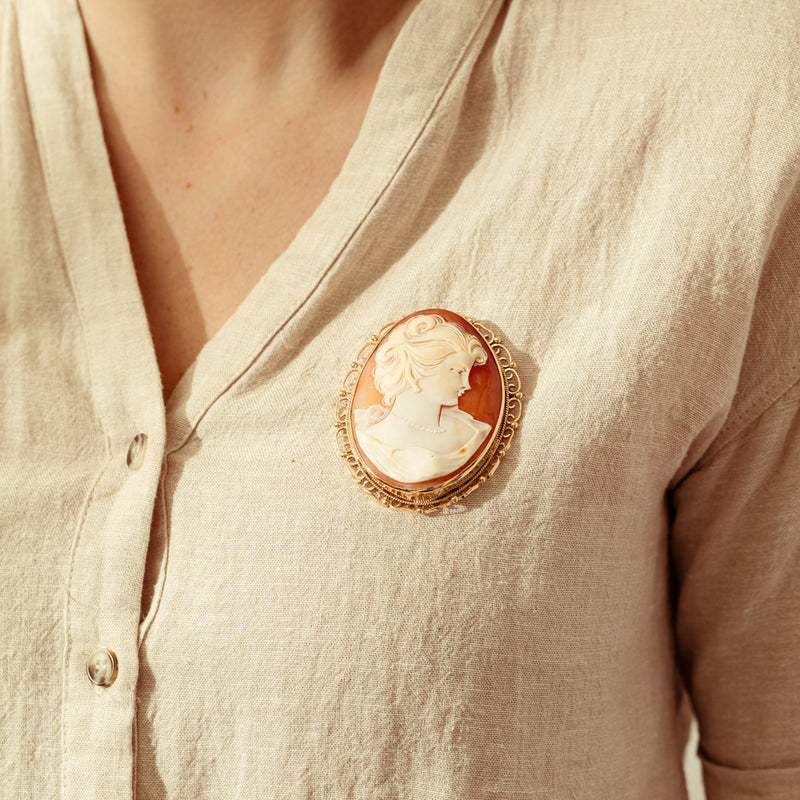 Deja Vu 9ct Yellow Gold Large Cameo Brooch-Brooch-Walker & Hall