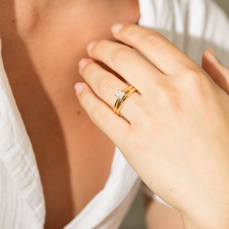 18ct Yellow Gold Venetian Band-Ring-Walker & Hall