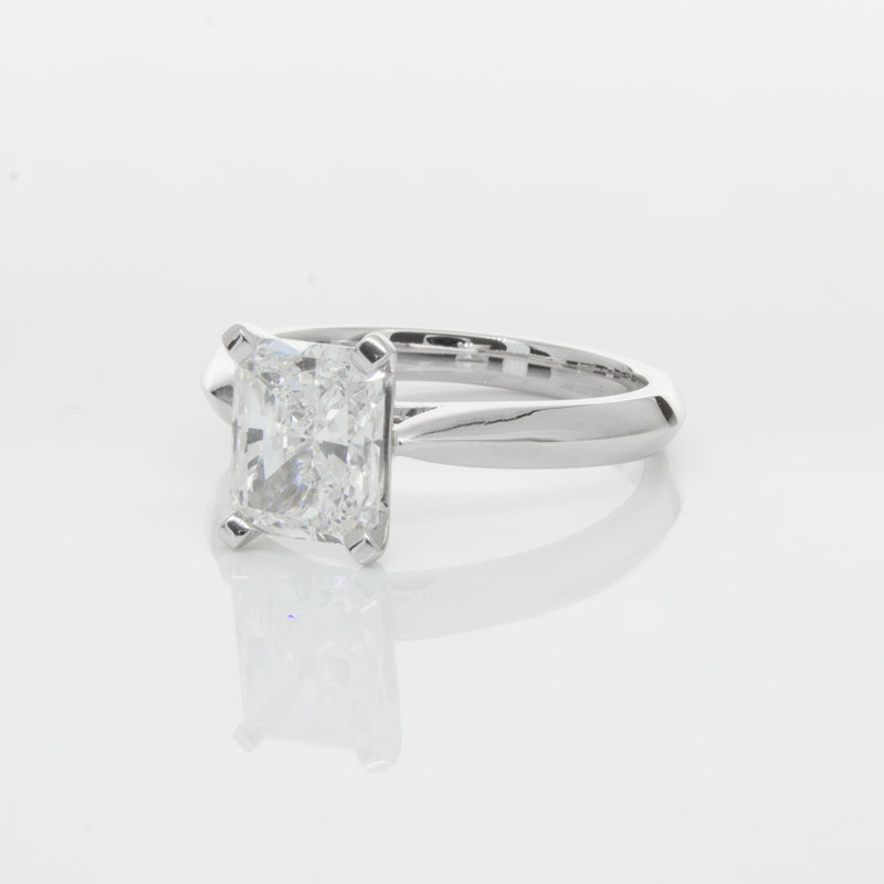 18ct White Gold Radiant Cut Diamond Venetian Ring-Ring-Walker & Hall