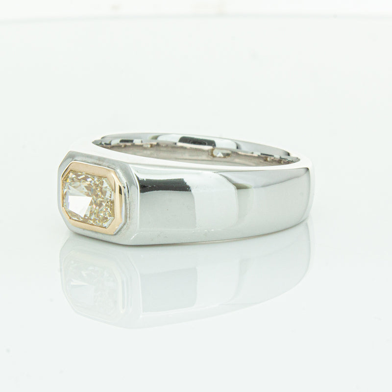 14ct White Gold Diamond Ring-Ring-Walker & Hall