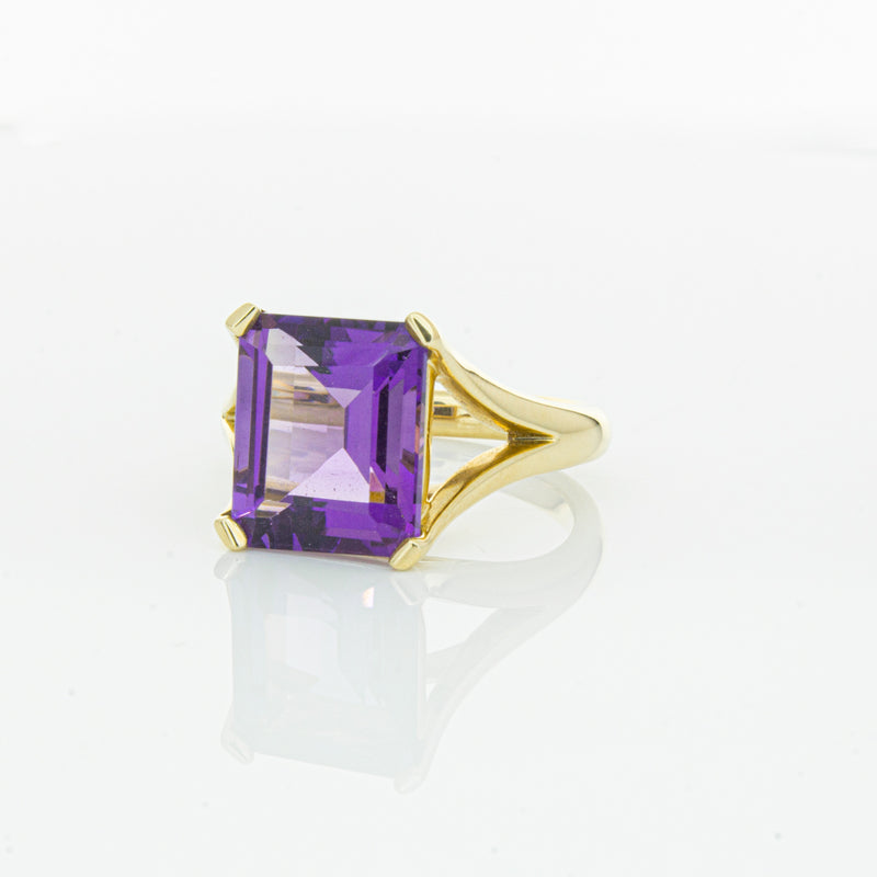 14ct Yellow Gold Amethyst Verona Ring-Ring-Walker & Hall