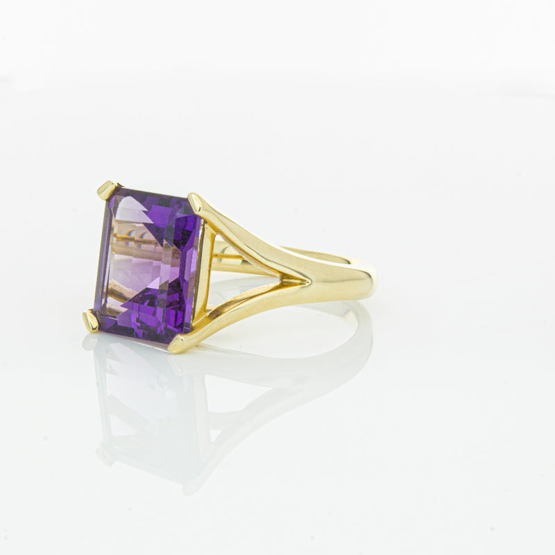 14ct Yellow Gold Amethyst Verona Ring-Ring-Walker & Hall