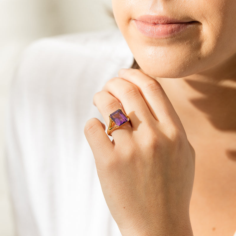 14ct Yellow Gold Amethyst Verona Ring-Ring-Walker & Hall