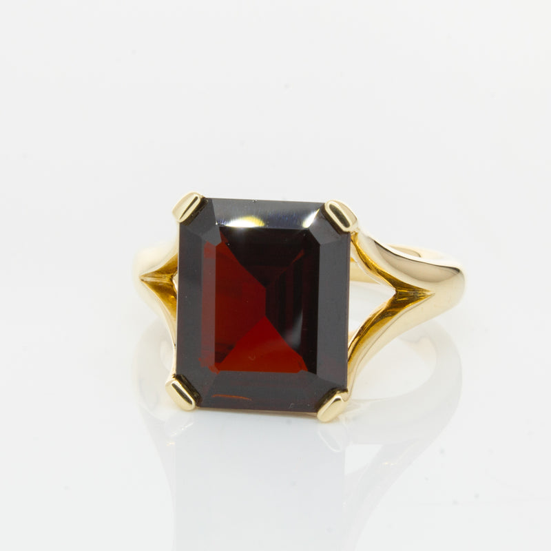 14ct Yellow Gold Garnet Verona Ring-Ring-Walker & Hall