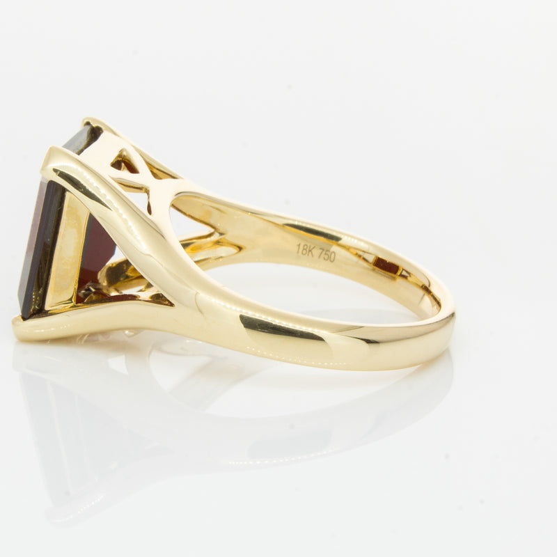 14ct Yellow Gold Garnet Verona Ring-Ring-Walker & Hall