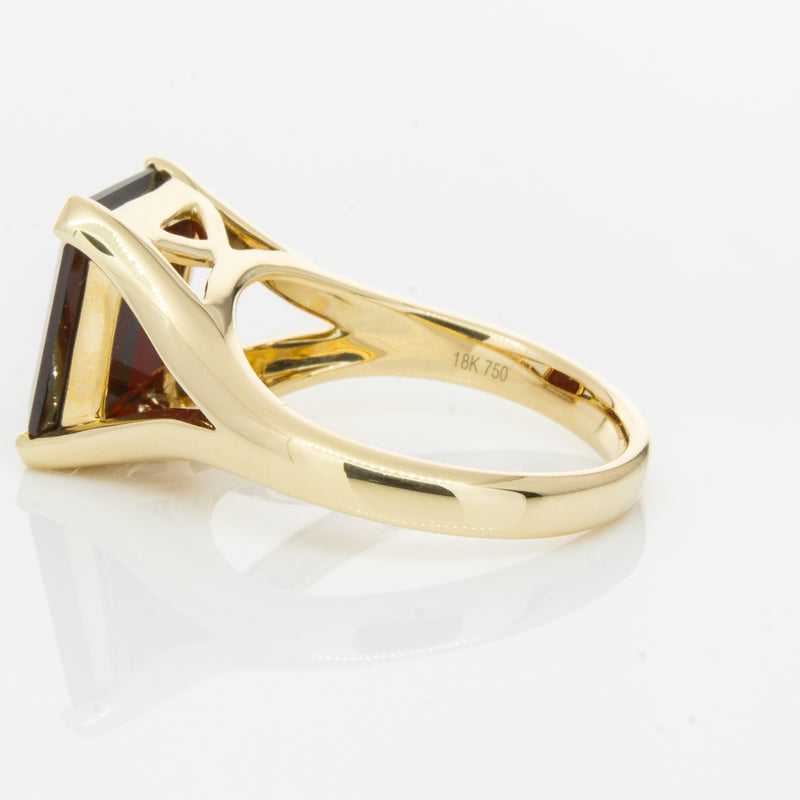 14ct Yellow Gold Garnet Verona Ring-Ring-Walker & Hall