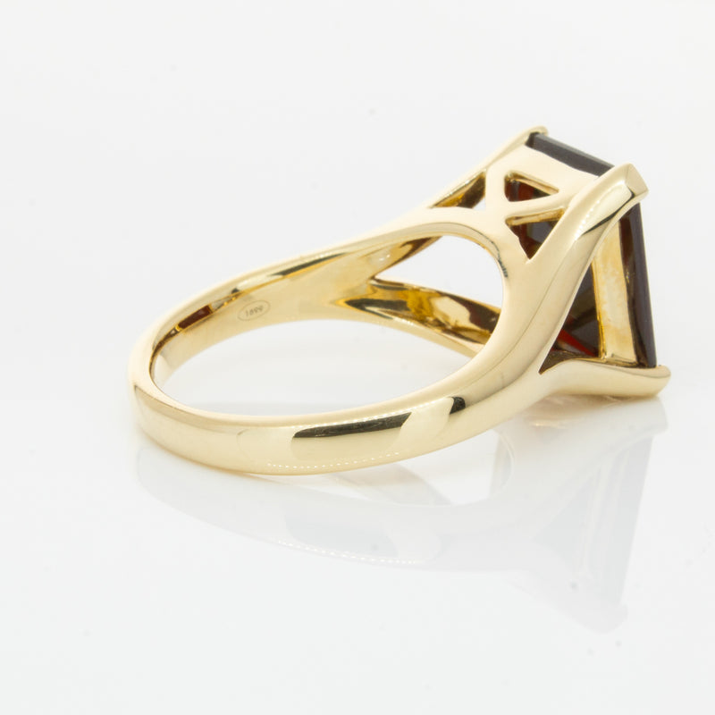 14ct Yellow Gold Garnet Verona Ring-Ring-Walker & Hall