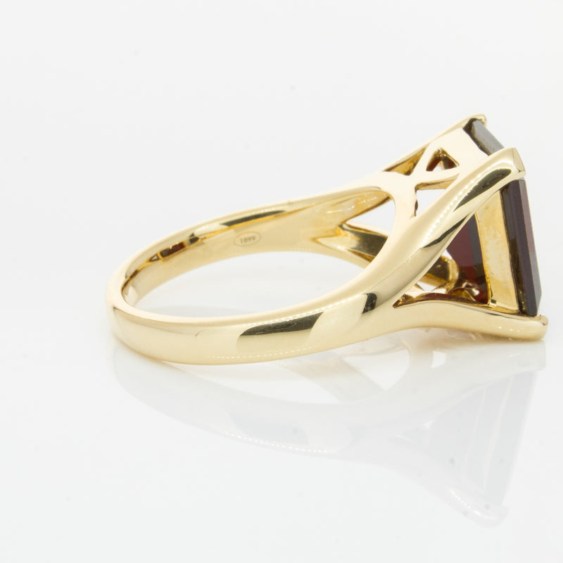 14ct Yellow Gold Garnet Verona Ring-Ring-Walker & Hall