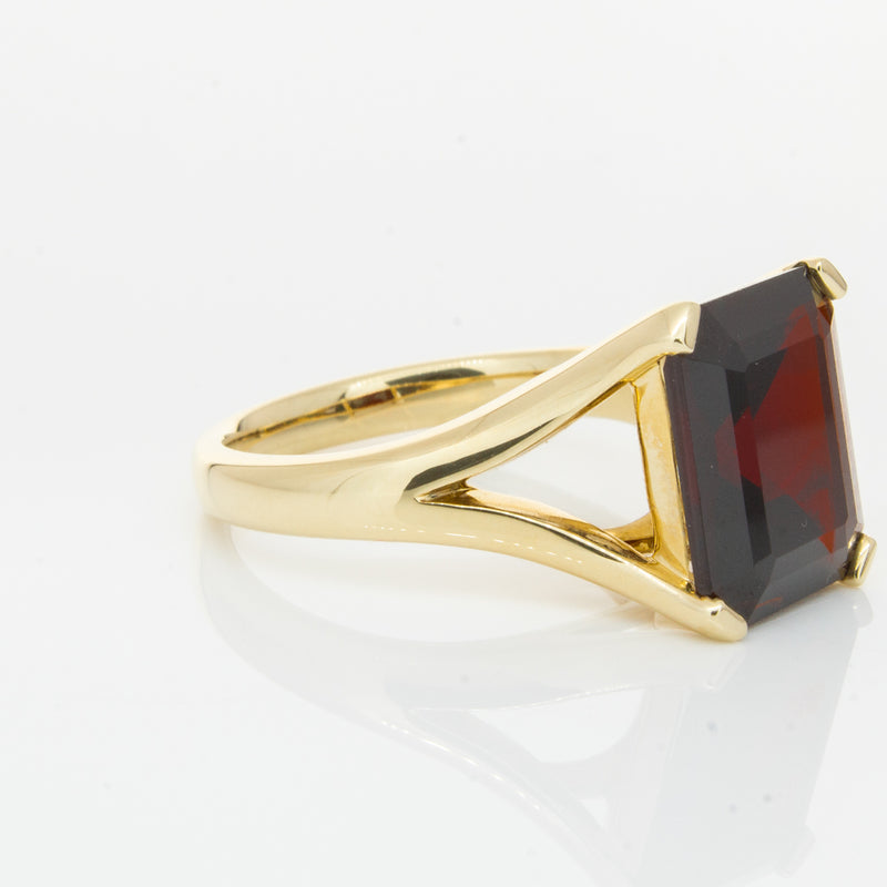 14ct Yellow Gold Garnet Verona Ring-Ring-Walker & Hall