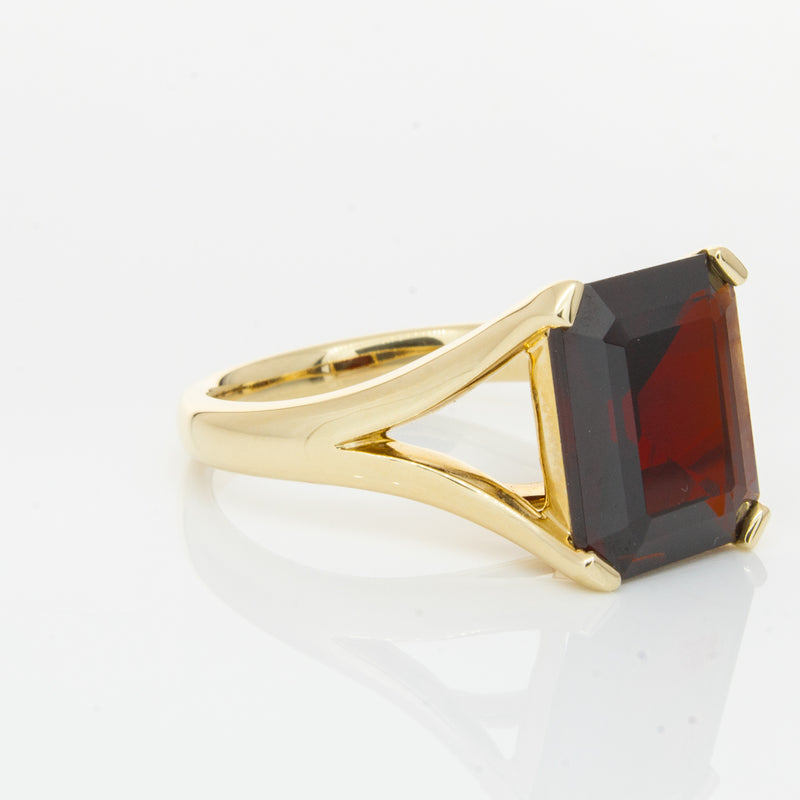 14ct Yellow Gold Garnet Verona Ring-Ring-Walker & Hall