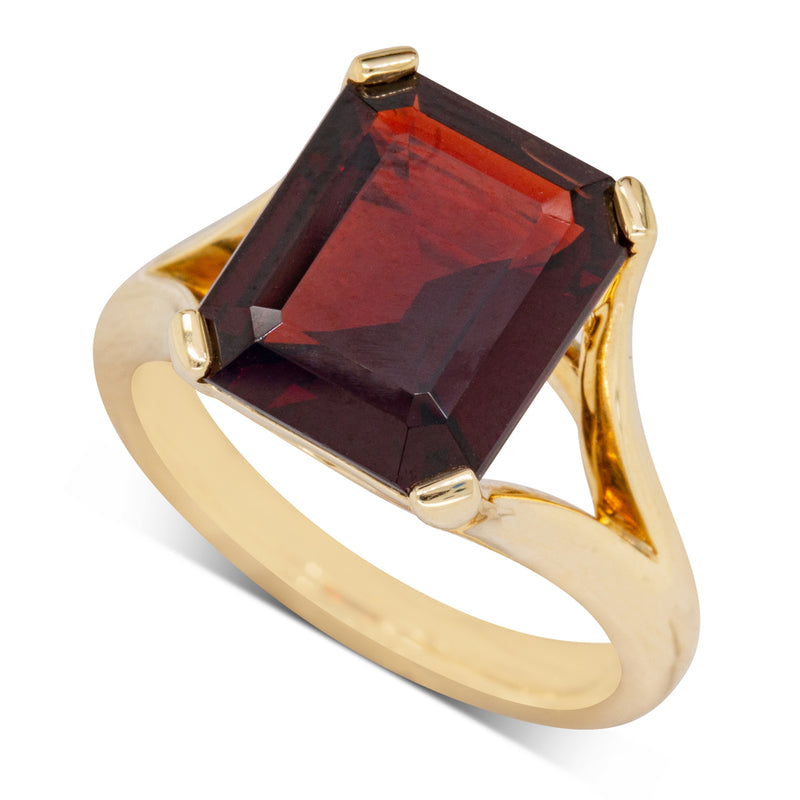 14ct Yellow Gold Garnet Verona Ring-Ring-Walker & Hall