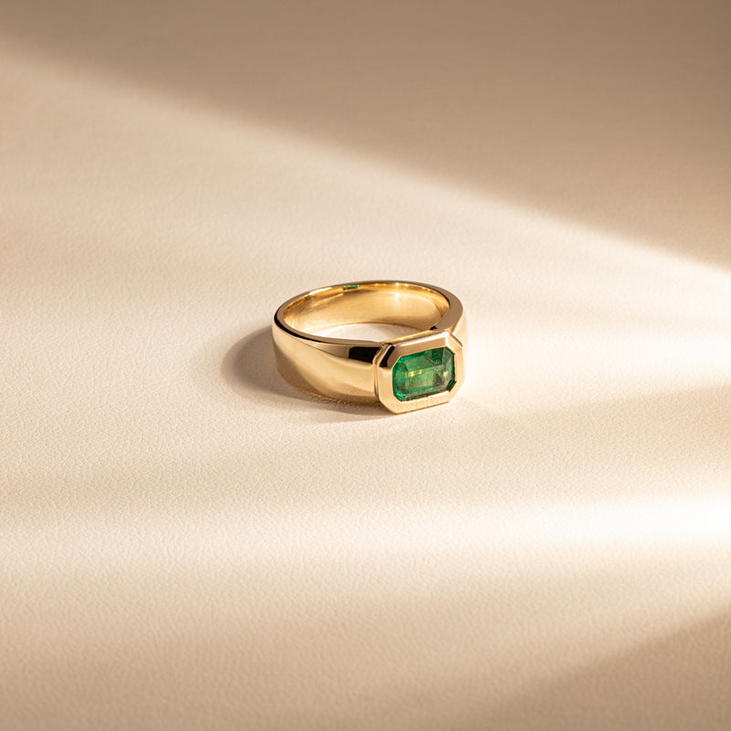 9ct Yellow Gold Emerald Ring-Ring-Walker & Hall