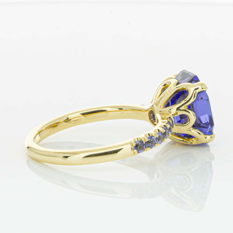 18ct Yellow Gold Tanzanite Octavus Ring-Ring-Walker & Hall
