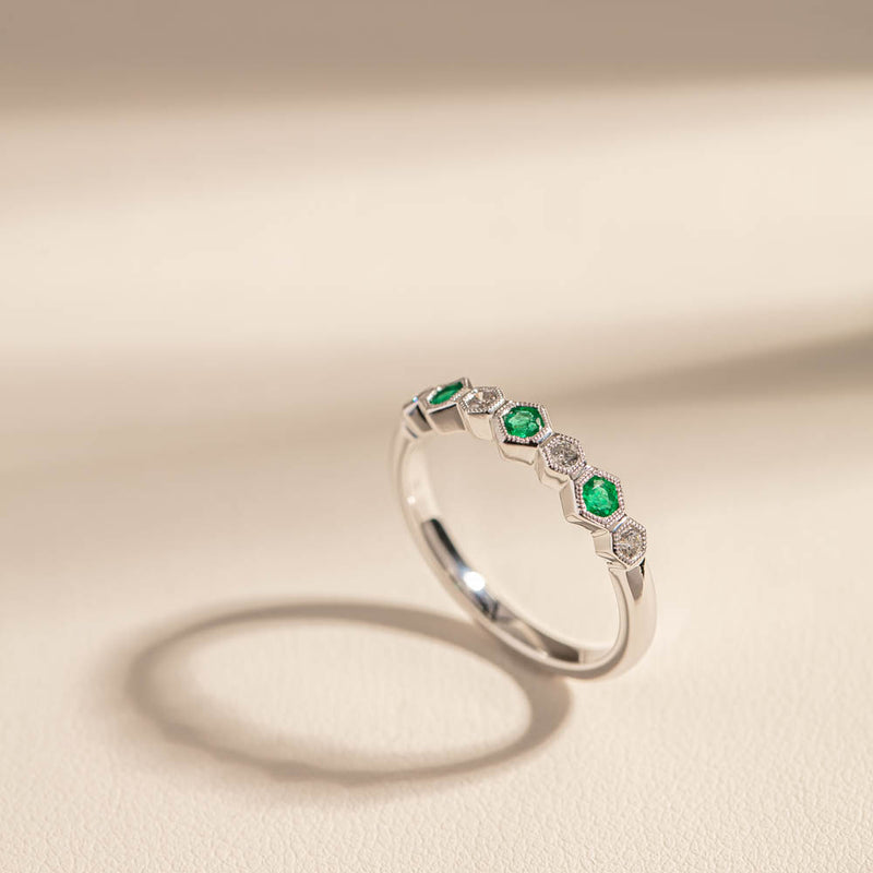 18ct White Gold Emerald & Diamond Deco Band-Ring-Walker & Hall