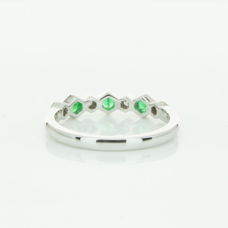 18ct White Gold Emerald & Diamond Deco Band-Ring-Walker & Hall