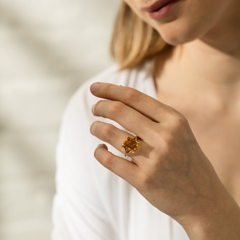 14ct Yellow Gold Citrine Juliet Ring-Ring-Walker & Hall