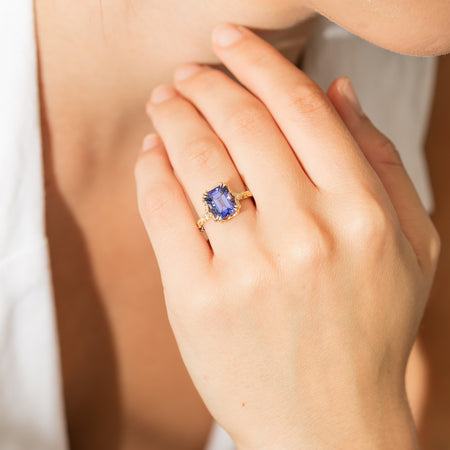 18ct Yellow Gold Tanzanite & Diamond Romanov Ring-Ring-Walker & Hall