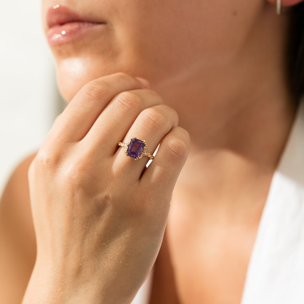 18ct Yellow Gold Amethyst & Diamond Romanov Ring-Ring-Walker & Hall