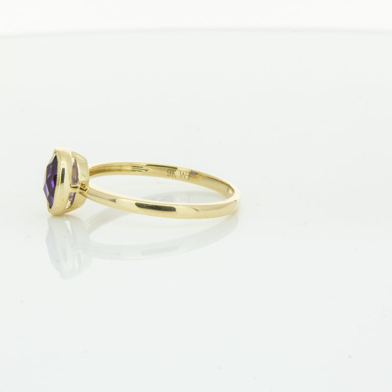 9ct Yellow Gold Amethyst Lavender Ring-Ring-Walker & Hall