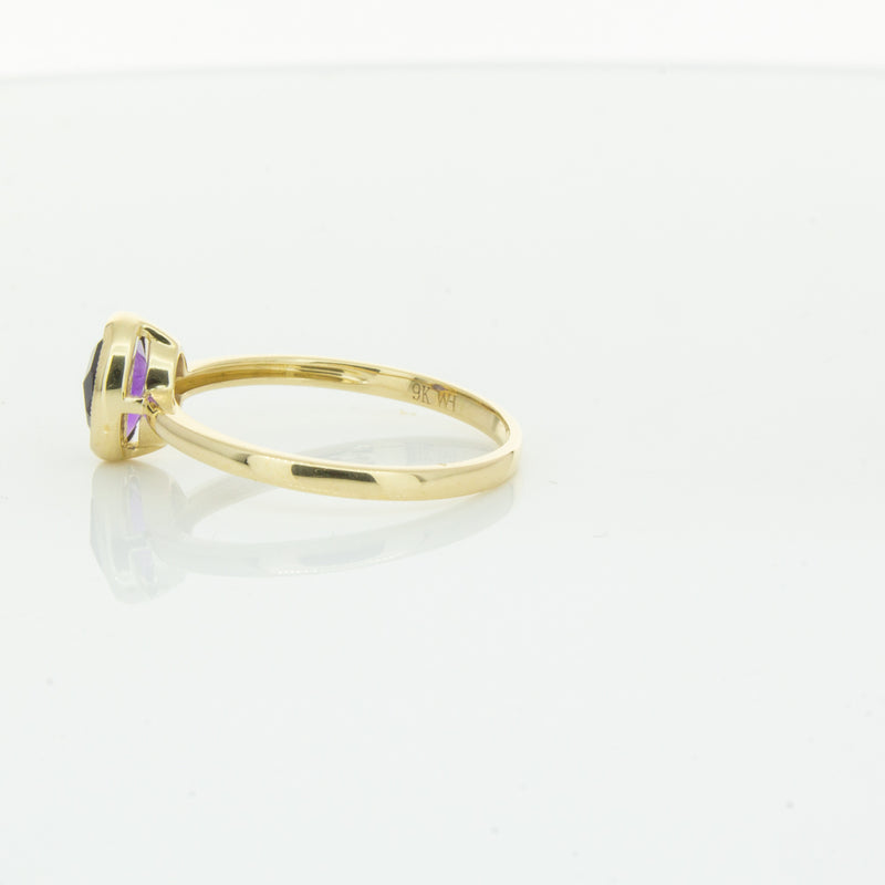 9ct Yellow Gold Amethyst Lavender Ring-Ring-Walker & Hall