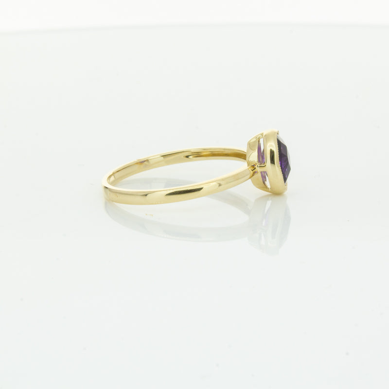9ct Yellow Gold Amethyst Lavender Ring-Ring-Walker & Hall