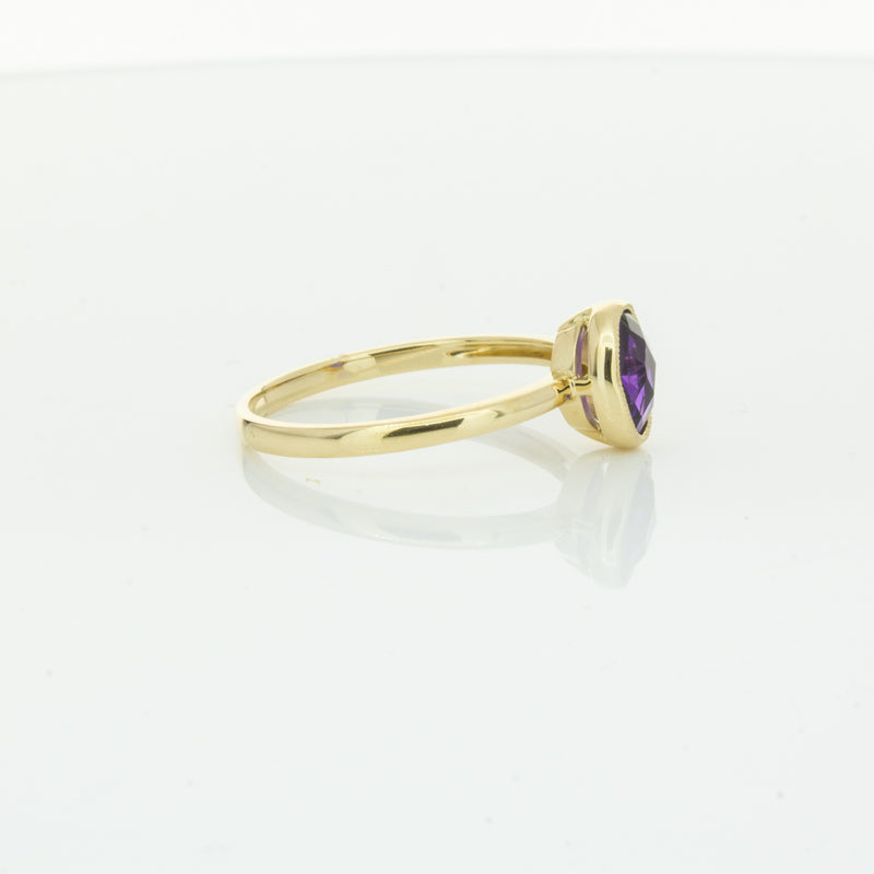 9ct Yellow Gold Amethyst Lavender Ring-Ring-Walker & Hall