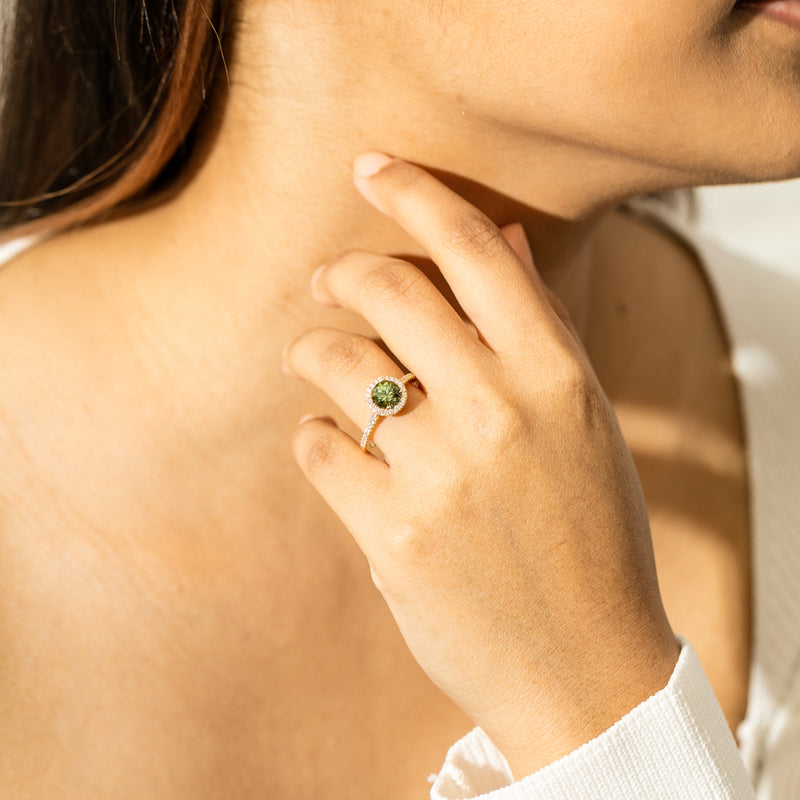 18ct Yellow Gold Green Sapphire & Diamond Mini Sierra Ring-Ring-Walker & Hall