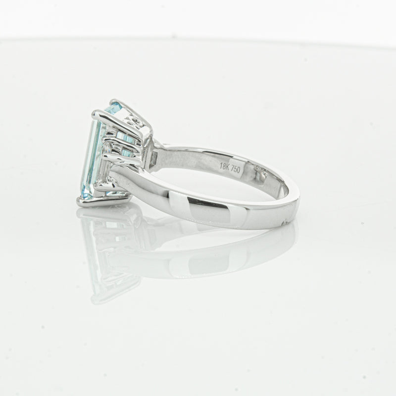 18ct White Gold Aquamarine & Diamond Ring-Ring-Walker & Hall