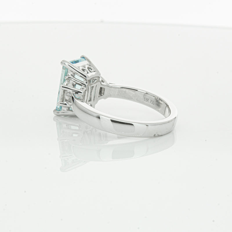 18ct White Gold Aquamarine & Diamond Ring-Ring-Walker & Hall