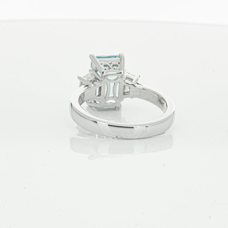 18ct White Gold Aquamarine & Diamond Ring-Ring-Walker & Hall