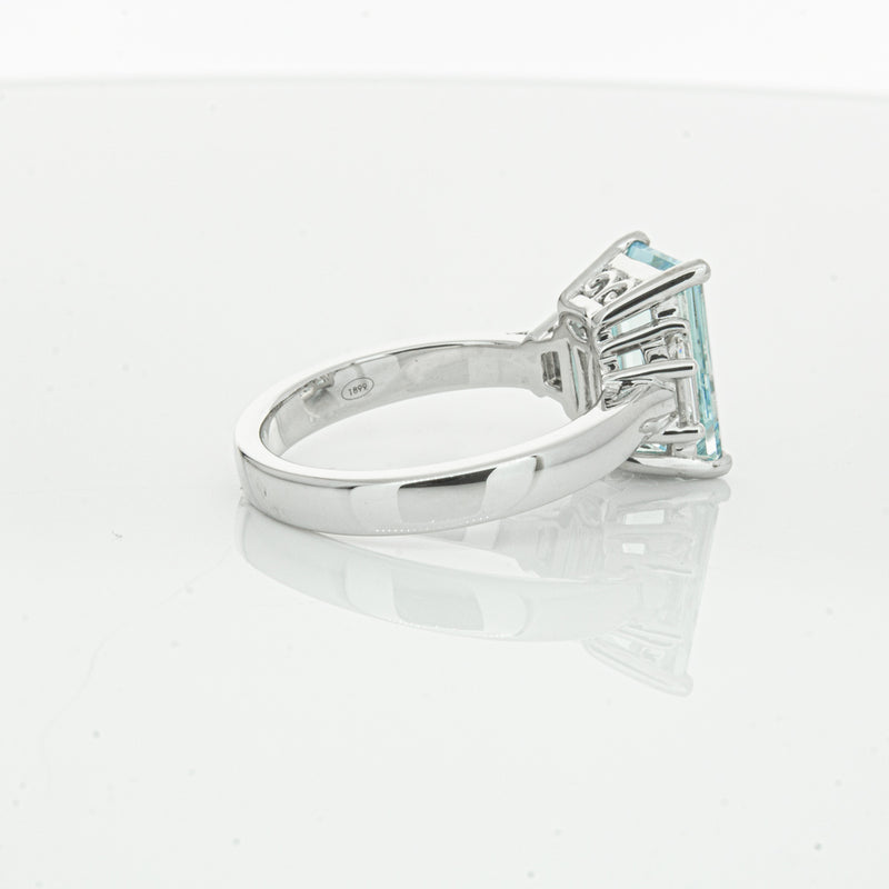 18ct White Gold Aquamarine & Diamond Ring-Ring-Walker & Hall