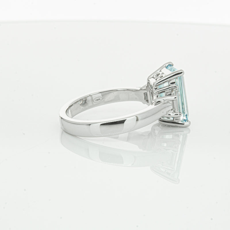 18ct White Gold Aquamarine & Diamond Ring-Ring-Walker & Hall