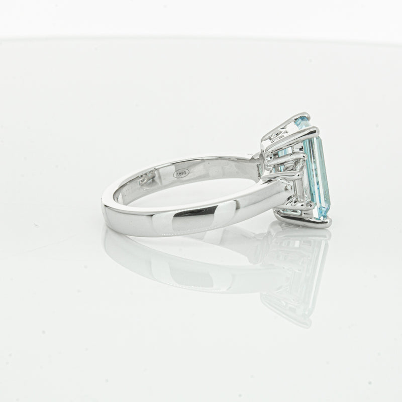 18ct White Gold Aquamarine & Diamond Ring-Ring-Walker & Hall