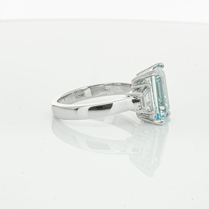 18ct White Gold Aquamarine & Diamond Ring-Ring-Walker & Hall