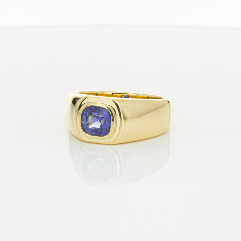 18ct Yellow Gold 1.32ct Sapphire Ring-Ring-Walker & Hall