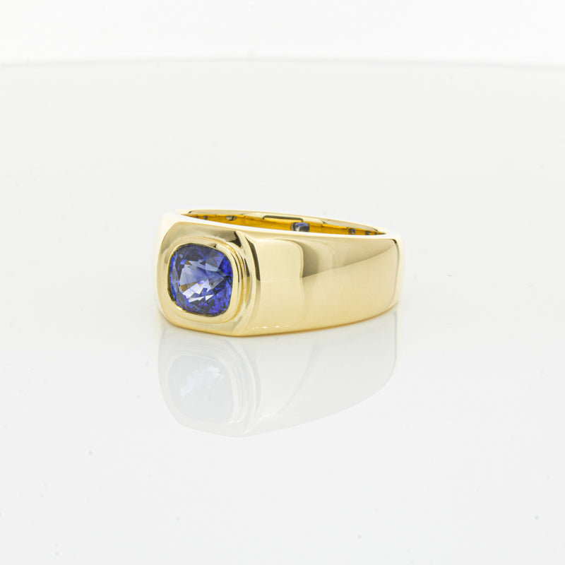 18ct Yellow Gold 1.32ct Sapphire Ring-Ring-Walker & Hall