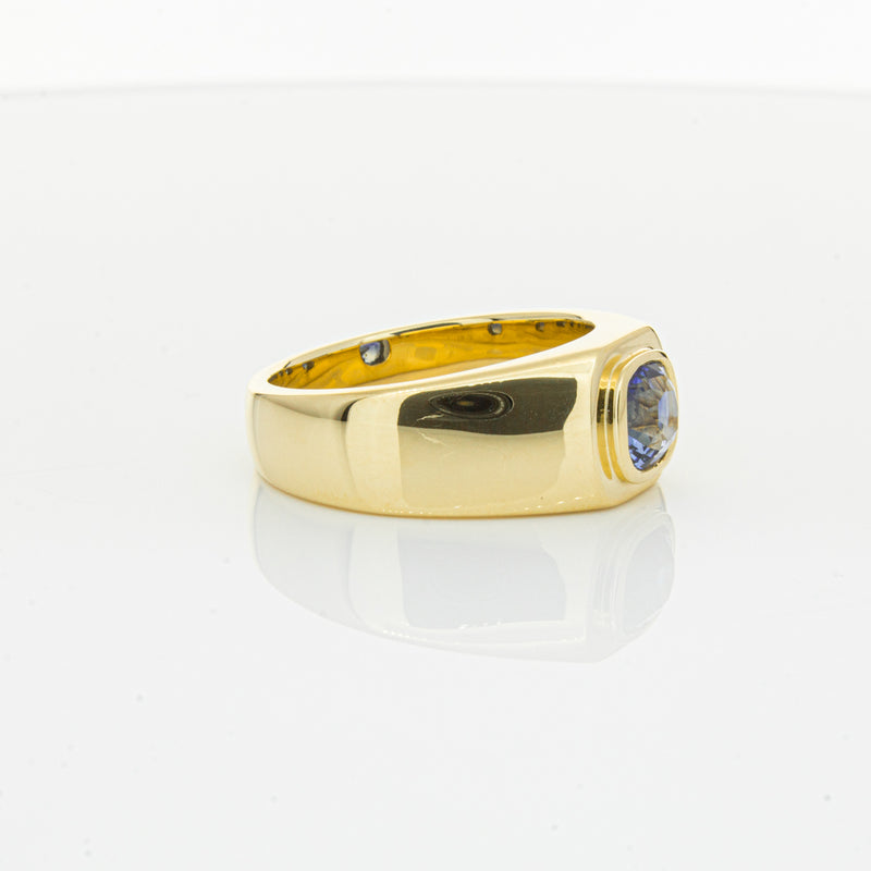 18ct Yellow Gold 1.32ct Sapphire Ring-Ring-Walker & Hall