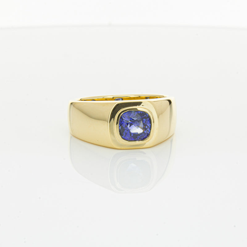 18ct Yellow Gold 1.32ct Sapphire Ring-Ring-Walker & Hall