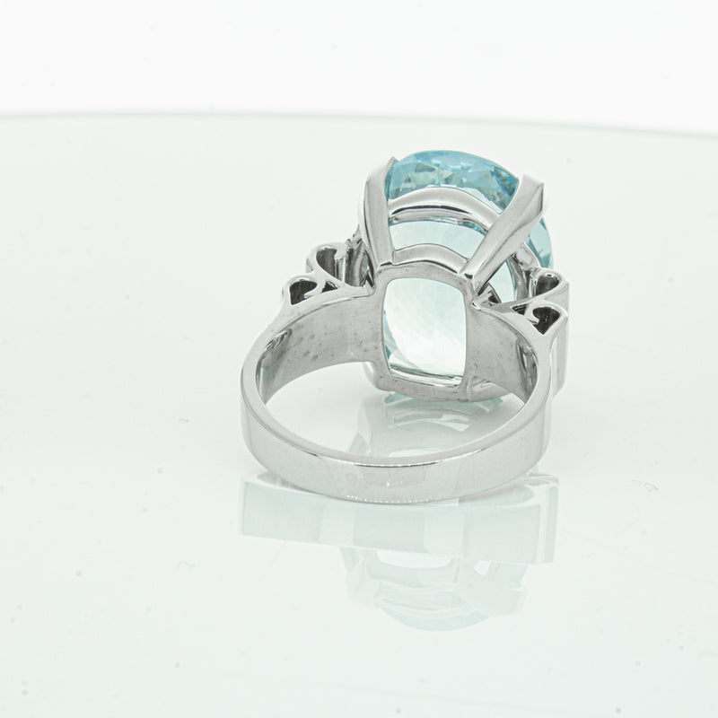 9ct White Gold Aquamarine Ring-Ring-Walker & Hall