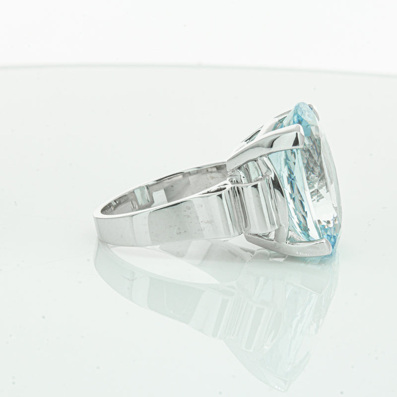 9ct White Gold Aquamarine Ring-Ring-Walker & Hall