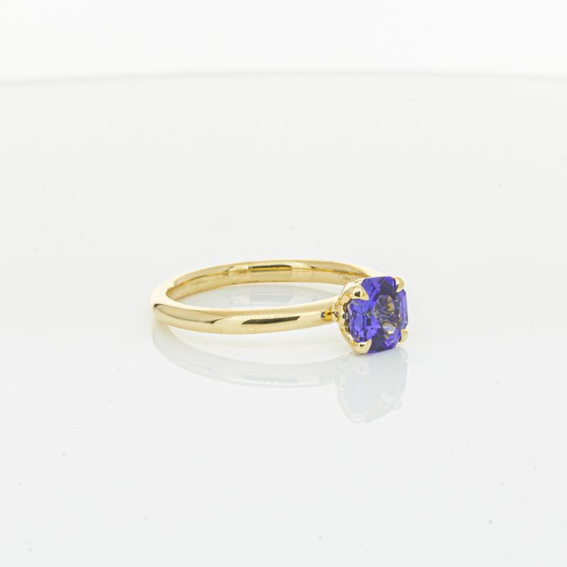 18ct Yellow Gold Tanzanite Mini Octavia Ring-Ring-Walker & Hall