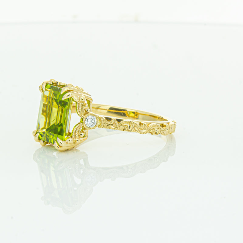 18ct Yellow Gold Peridot & Diamond Romanov Ring-Ring-Walker & Hall