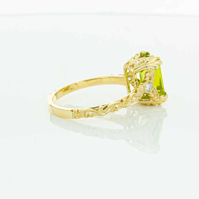 18ct Yellow Gold Peridot & Diamond Romanov Ring-Ring-Walker & Hall
