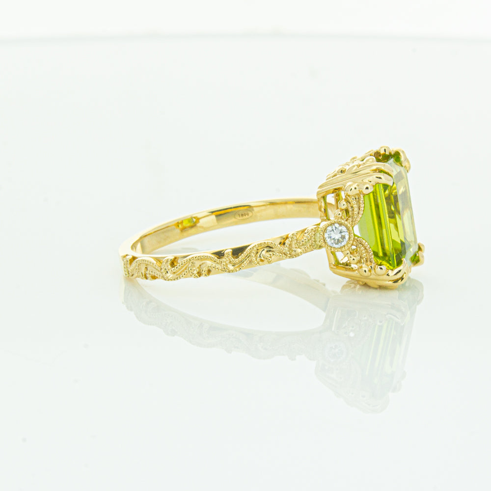 18ct Yellow Gold Peridot & Diamond Romanov Ring-Ring-Walker & Hall