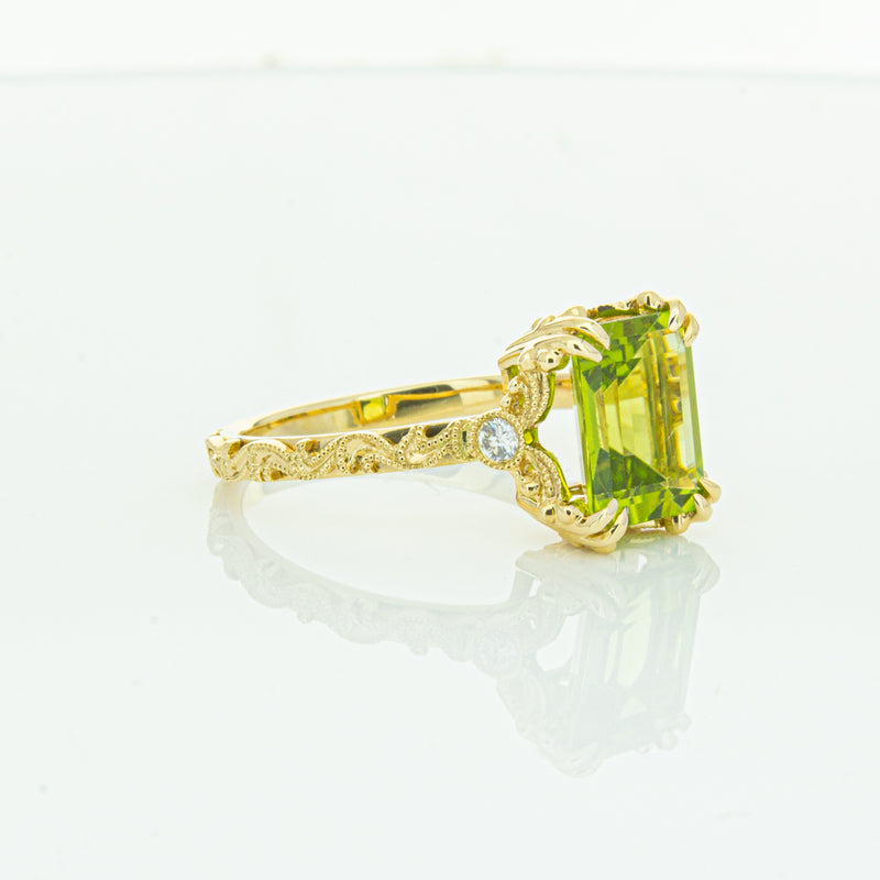 18ct Yellow Gold Peridot & Diamond Romanov Ring-Ring-Walker & Hall