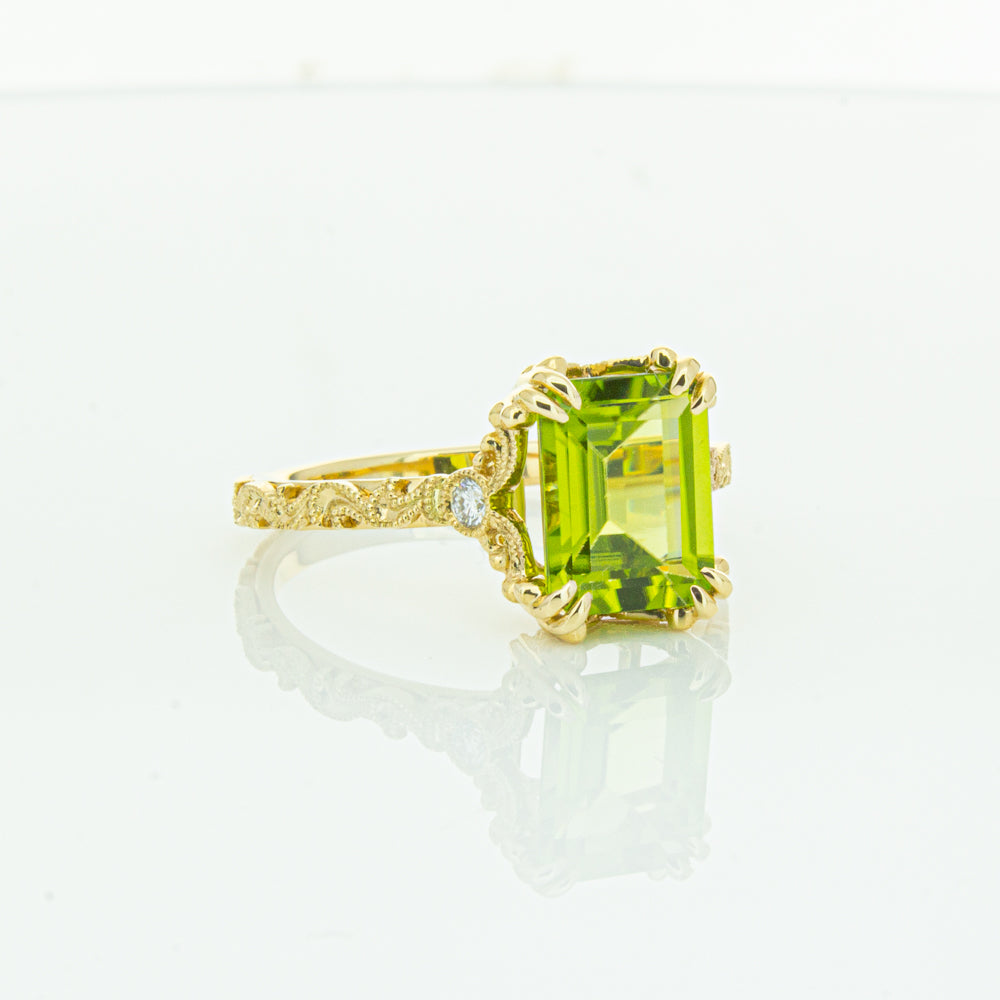 18ct Yellow Gold Peridot & Diamond Romanov Ring-Ring-Walker & Hall