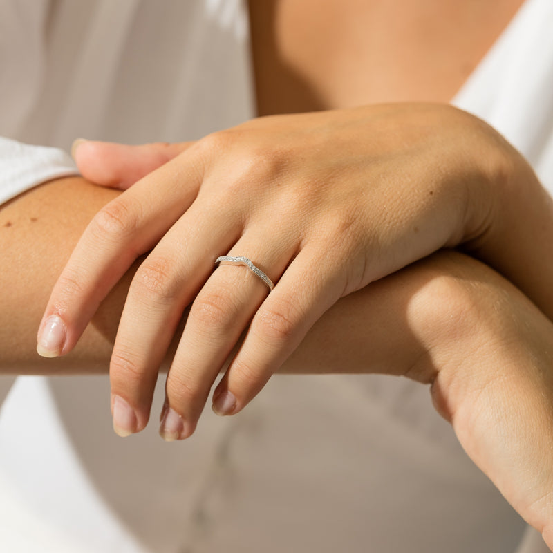 18ct White Gold .08ct Diamond Eiffel Band-Ring-Walker & Hall