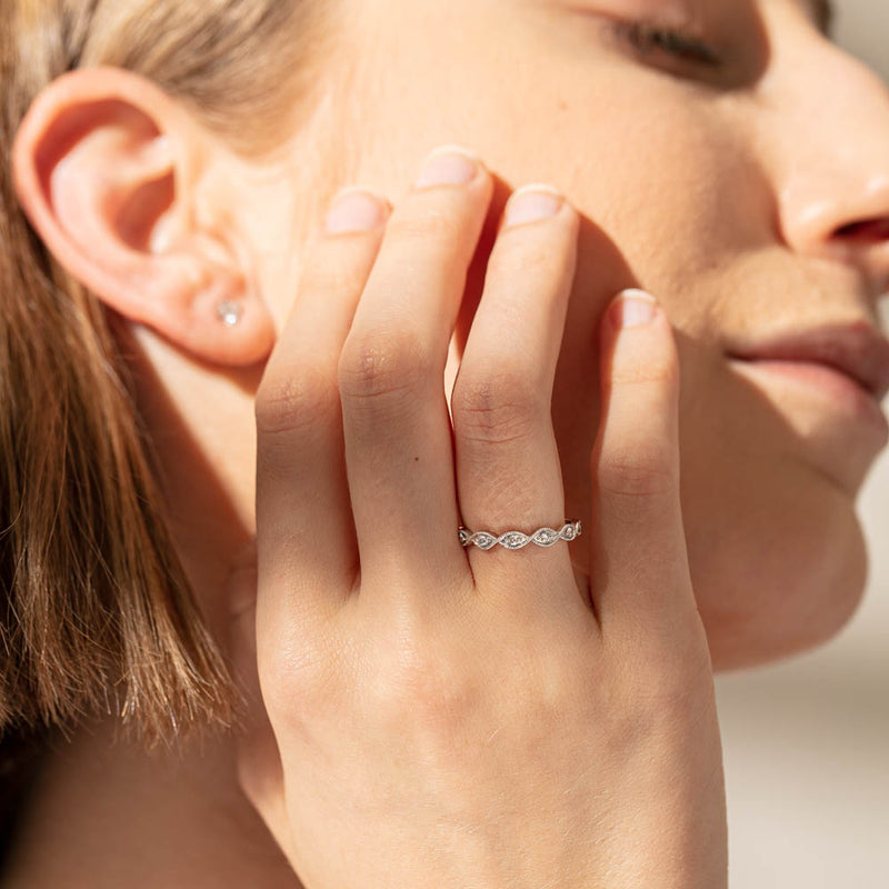14ct White Gold Diamond Rapunzel Band-Ring-Walker & Hall