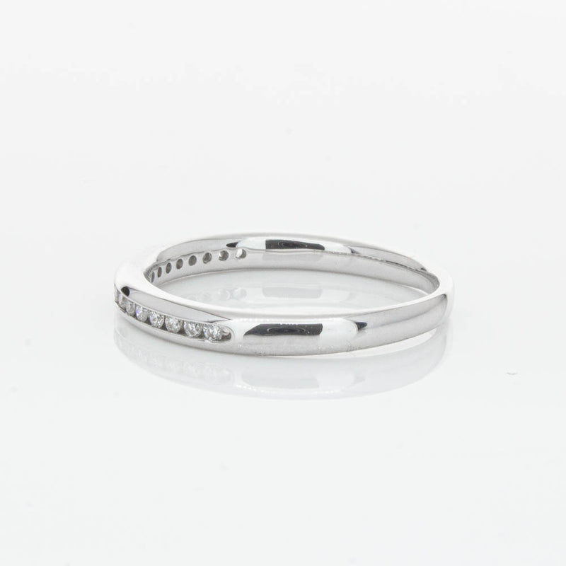 14ct White Gold Diamond Vida Band-Ring-Walker & Hall