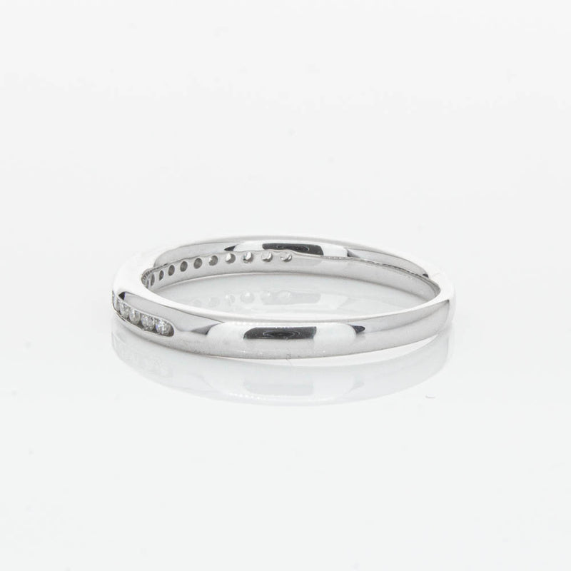 14ct White Gold Diamond Vida Band-Ring-Walker & Hall